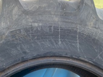 Used 23.1-34 tractor tyres