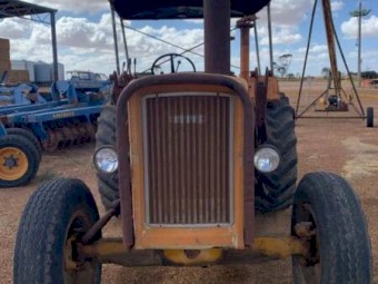 Chamberlain 306 Tractor