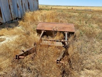 Chamberlain 306 Tractor