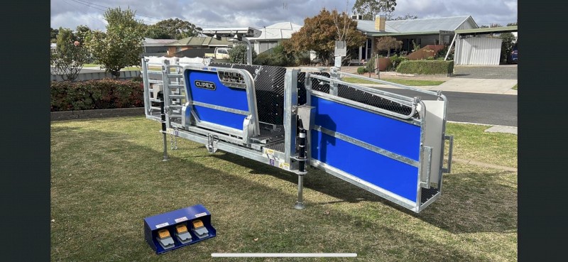 Portable Clipex Sheep Handler