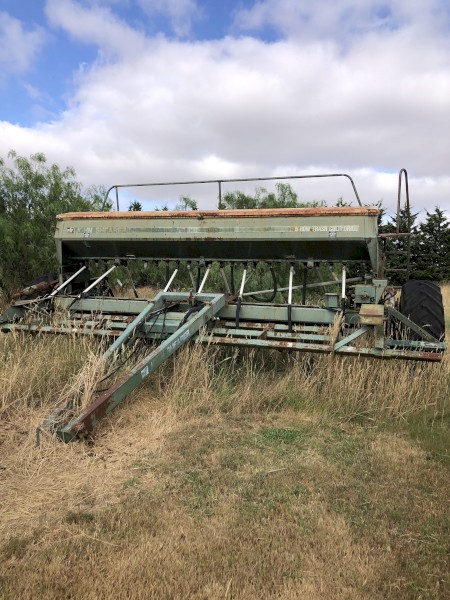 27 run 6 row John shearer combine