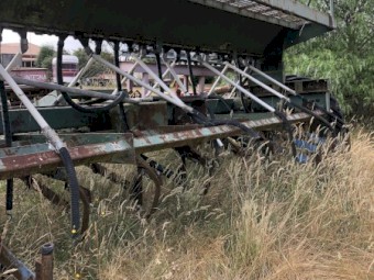 27 run 6 row John shearer combine