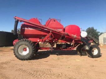 Morris 8370 Bin + Flexicoil 820 Bar Airseeder Unit