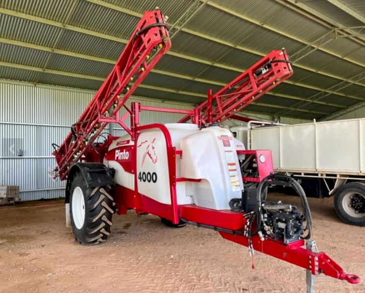 WANTED 3000-4000L 18m Boomspray