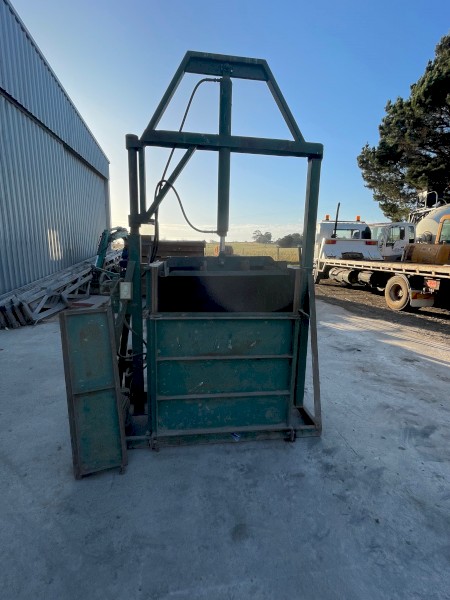 GRANITE ENGINEERING SINGLE PRESS/BALER