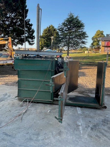 GRANITE ENGINEERING DOUBLE PRESS/BALER