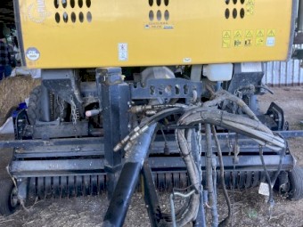 2015 New Holland RB180 Round Baler