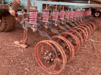 Gason 1850RT2 Airseeder and Alfarm Seeding Bar