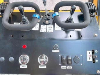 MXG SK35W Mini Skid Steer Loader,Max Travel Speed:0-6.5km/h briggs & stratton engine.