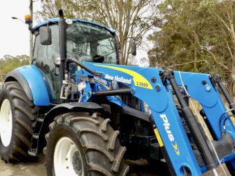 2017 New Holland T5.115 PLUS Electro Command 4x4 115hp Agricultural Farm Tractor