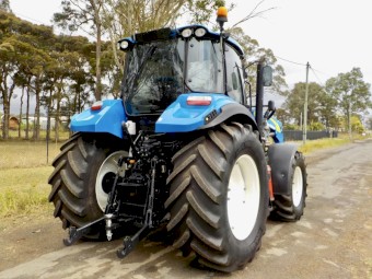 2017 New Holland T5.115 PLUS Electro Command 4x4 115hp Agricultural Farm Tractor