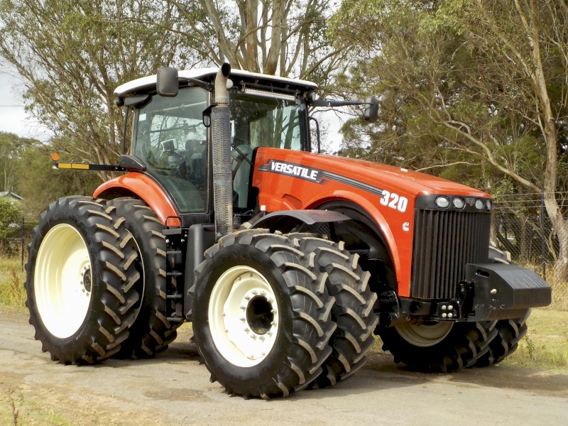 2017 Versatile 320 4x4 322hp Agricultural Farm Tractor