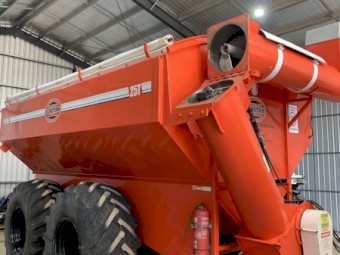 2011 Dunstan 25t Chaser Bin