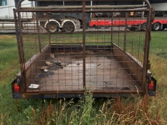 Tandem Trailer with Stock Crate