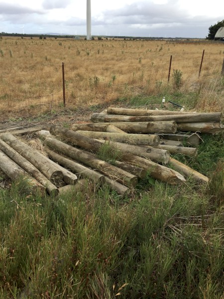 Assorted fencing supplies