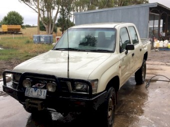 1999 Toyota Hilux tub ute