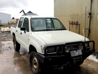 1999 Toyota Hilux tub ute