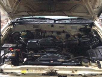 1999 Toyota Hilux tub ute