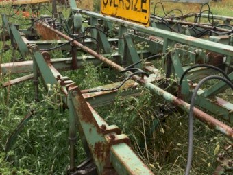 John Shearer 21 tyne scarifier with hydraulic break aways