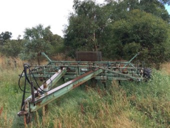 John Shearer 21 tyne scarifier with hydraulic break aways