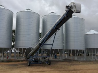 Illabo Self Propelled Grain Conveyor