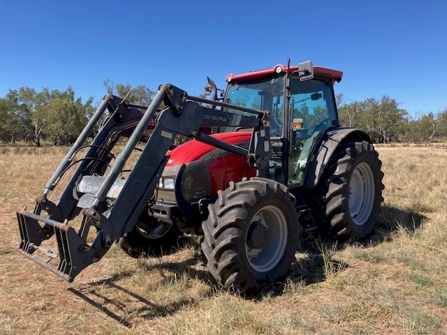 2010 McCormick C-Max 105 Tractor with CRX360 Plus Loader
