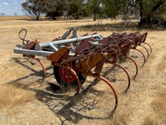 Frigstad E1-13 Chisel Plough