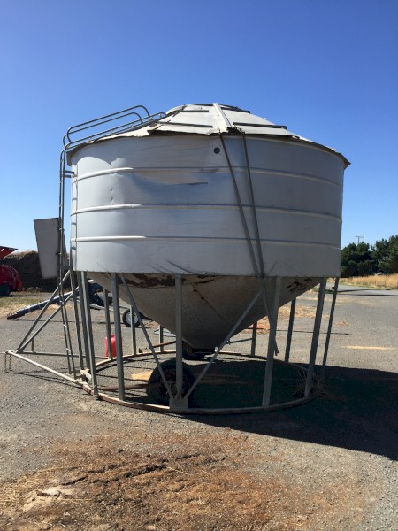 R.K Macey 22 ton field bin