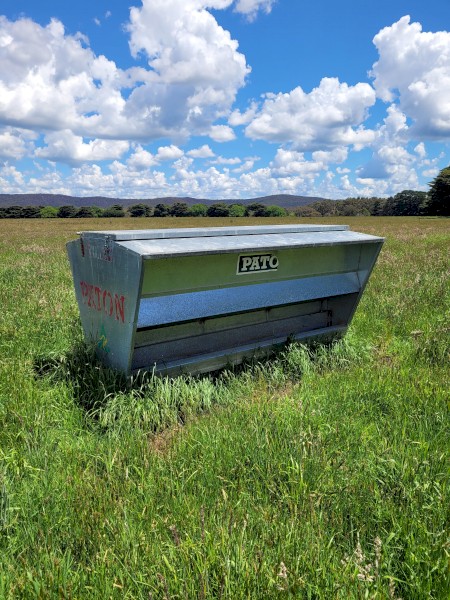 Paton Sheep Grain Lick Feeder