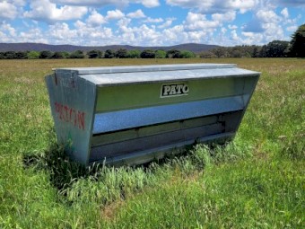 Paton Sheep Grain Lick Feeder
