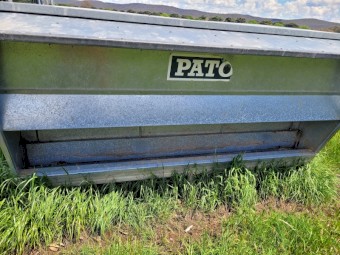 Paton Sheep Grain Lick Feeder