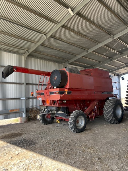 Case IH 2388 Header with Honeybee Draper Front & Pickup Front