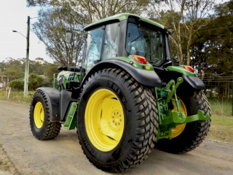 2015 John Deere 6105M 4WD 109hp Agricultural Farm Tractor