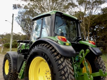 2015 John Deere 6105M 4WD 109hp Agricultural Farm Tractor
