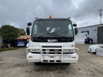 2005 Isuzu FTR 900 Crane Truck