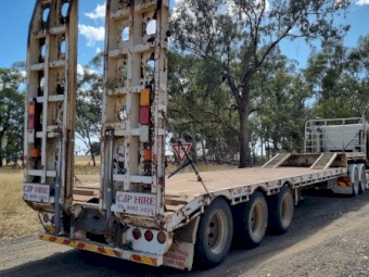 45ft drop deck with out riggers