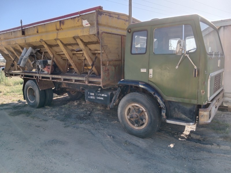 International 1830A Grouper Truck