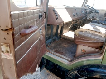 International 1830A Grouper Truck