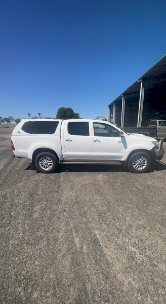 2014 Toyota hilux sr5