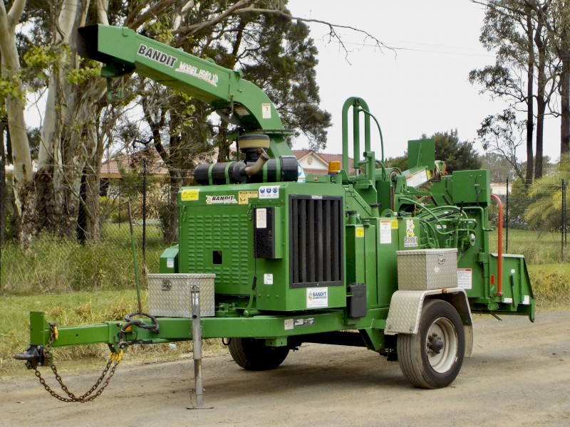  Late model 8/2014 Bandit 1590XP INTIMIDATOR 18" Commercial Wood Chipper