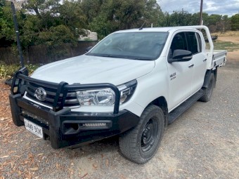 2016 Toyota Hilux SR  (4x4) 6 SP Manual Dual Cab C/chassis