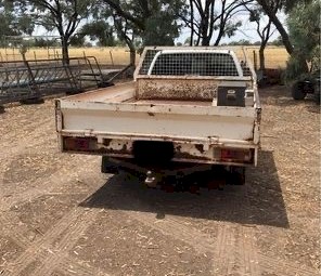 2002 Mitsubishi Triton Ute (Manual/Petrol) + Accessories