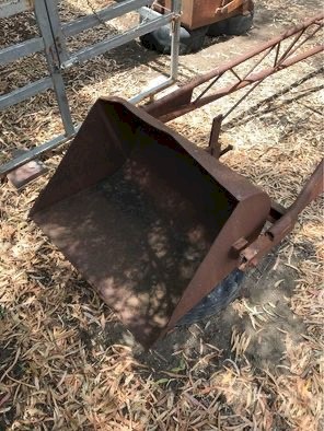 3 Point Linkage Rear Scoop