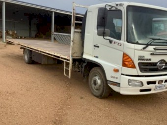 Hino ISR 500 Tray Truck