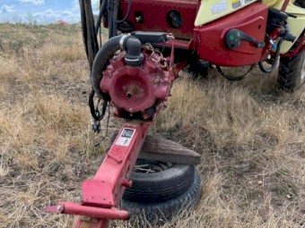 2016 Hardi 4000 Navigator Row Crop