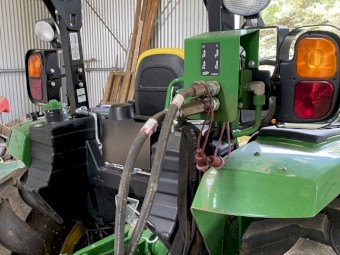 2021 John Deere 4044R with 440R FEL FWA Tractor