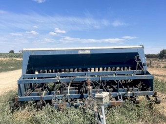 2007 Agrowdrill 26 Run Seeder