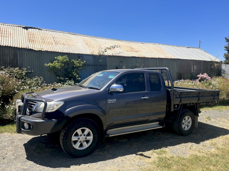2012 Toyota Hilux SR5 Manual 4x4 Extra Cab