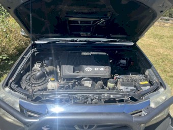 2012 Toyota Hilux SR5 Manual 4x4 Extra Cab