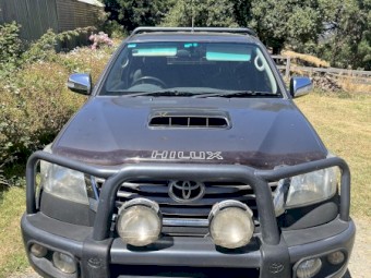 2012 Toyota Hilux SR5 Manual 4x4 Extra Cab